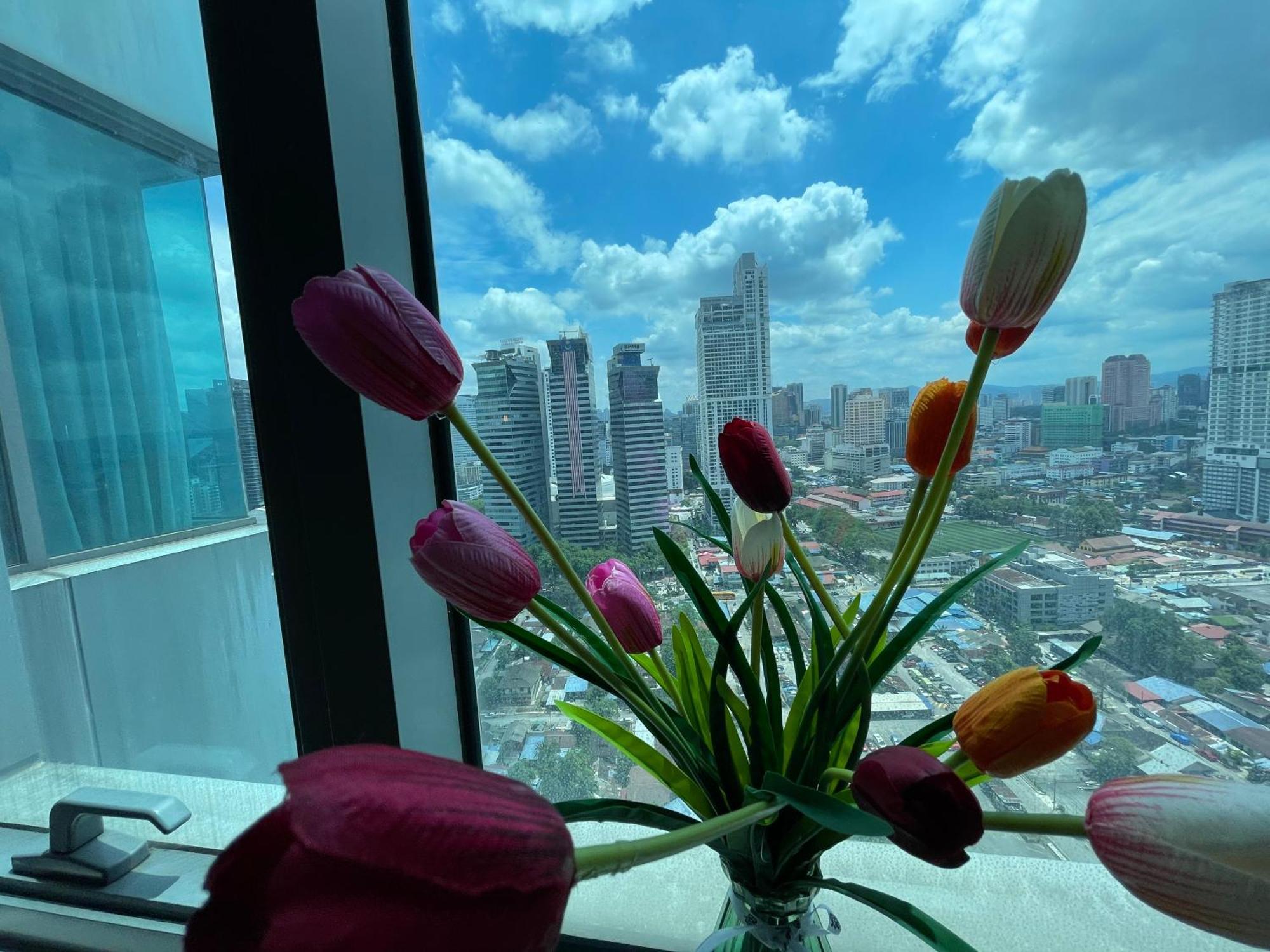 Mercu Summer Suite Klcc By Minshuku Kuala Lumpur Exterior foto